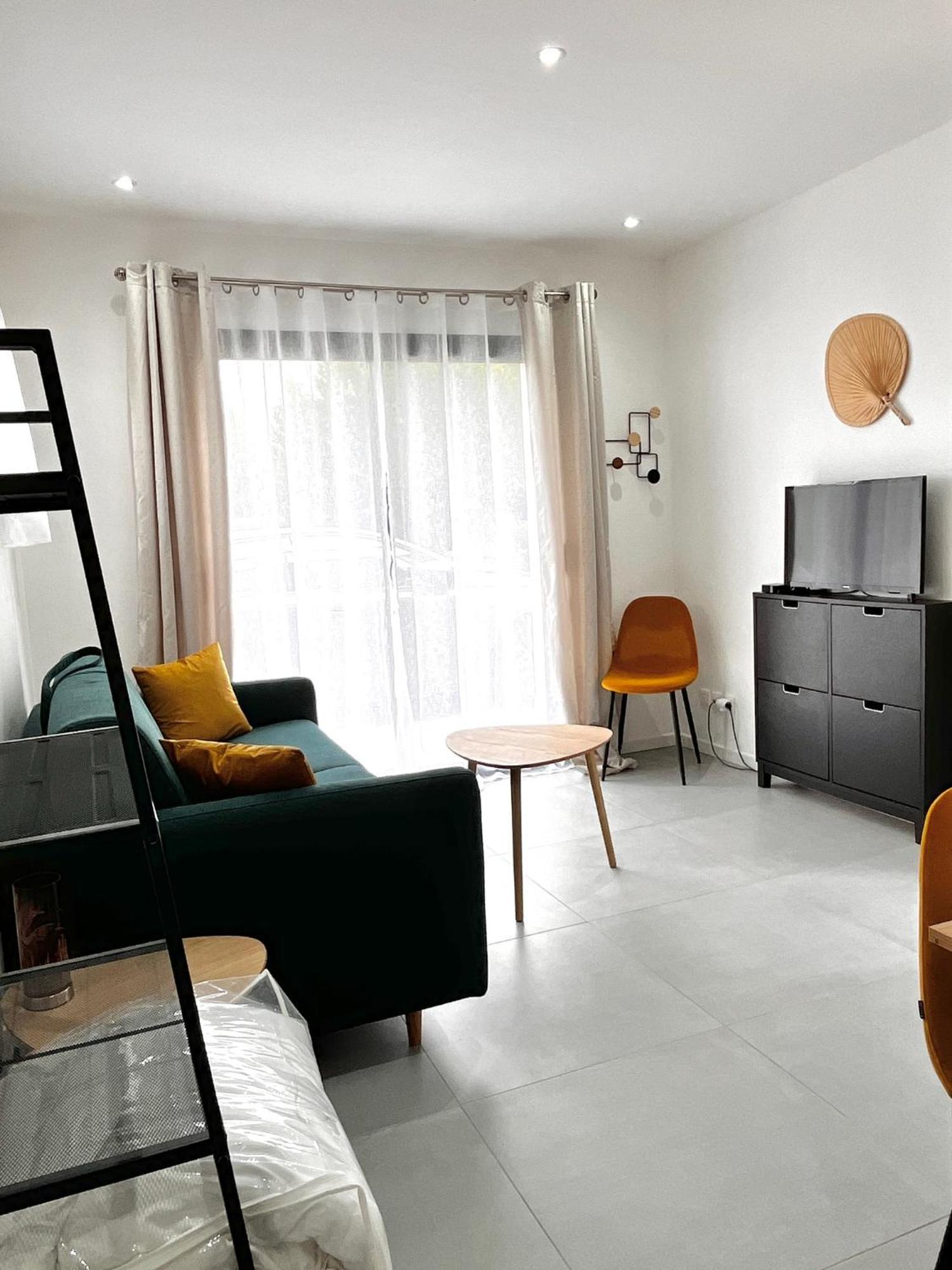 Chambre Independante Rdc Avec Sdb, Wc Et Parking Chambray-lès-Tours Zewnętrze zdjęcie