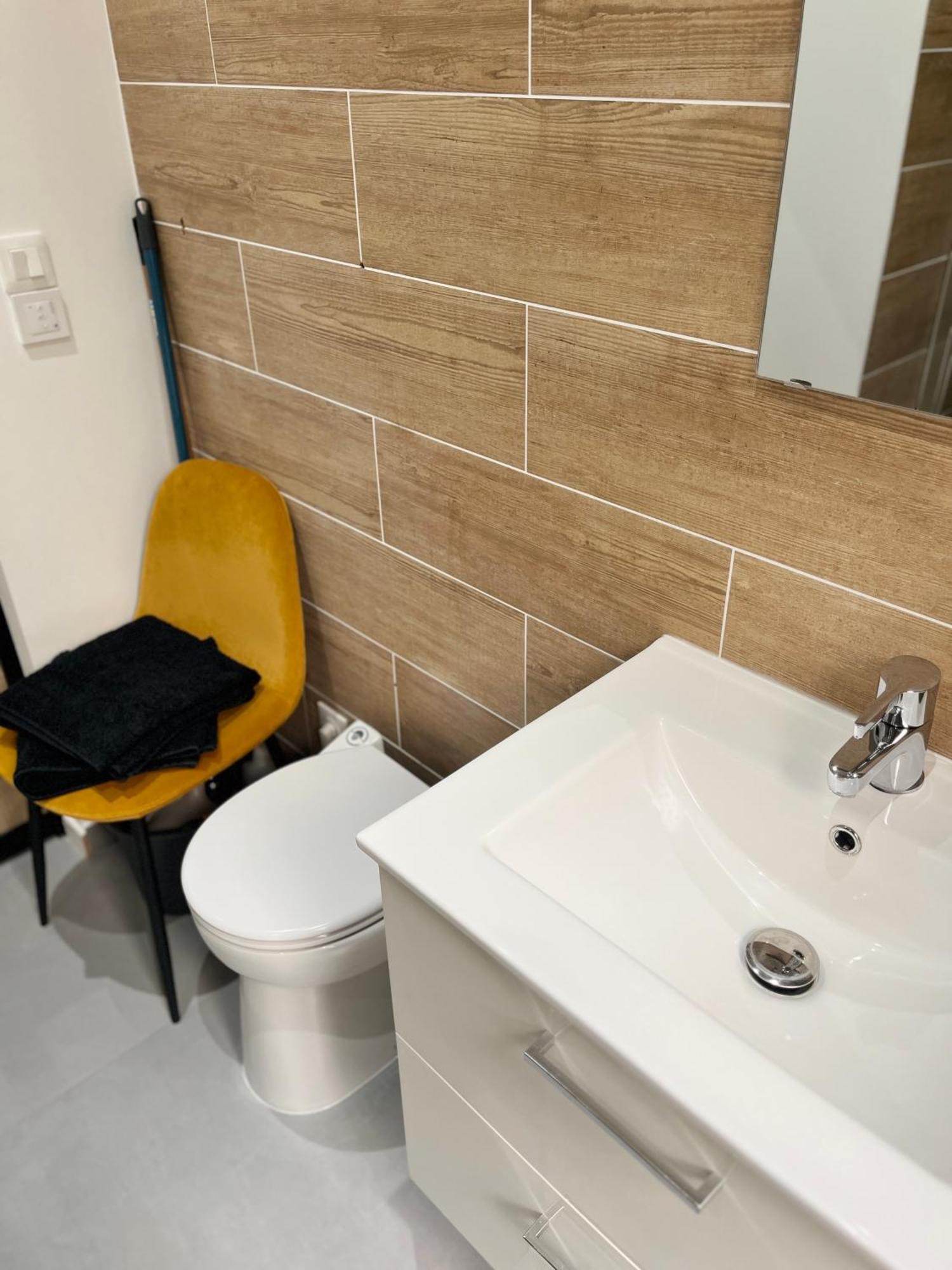 Chambre Independante Rdc Avec Sdb, Wc Et Parking Chambray-lès-Tours Zewnętrze zdjęcie